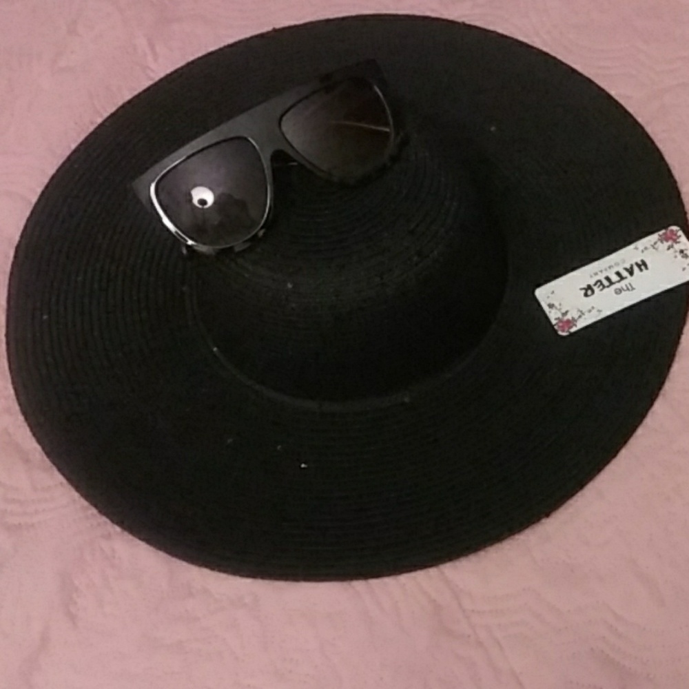 NWT Sun Hat with Sequins